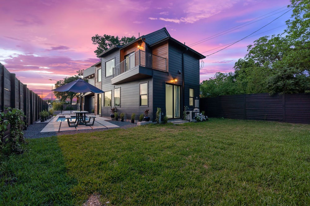 Photo of Outdoor in Cherrywood
