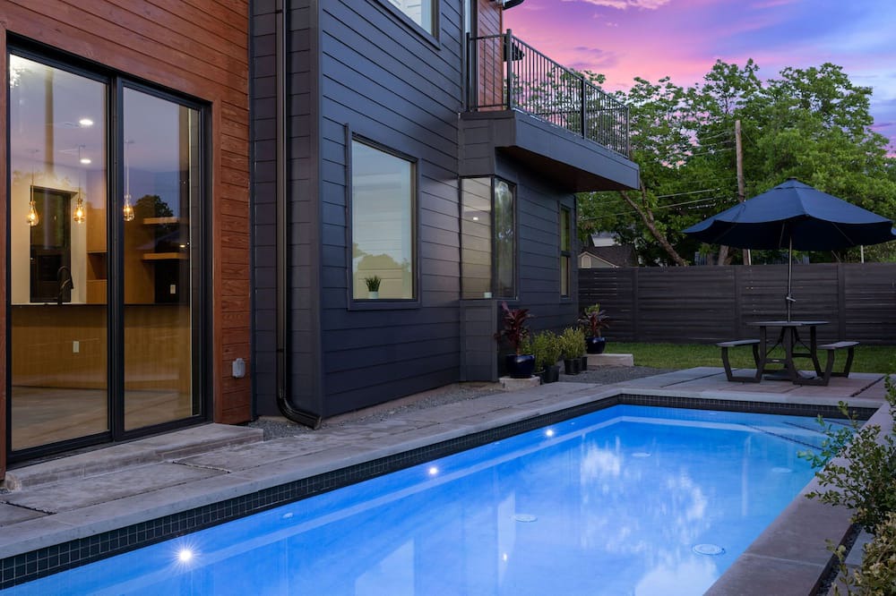 Photo of Outdoor in Cherrywood