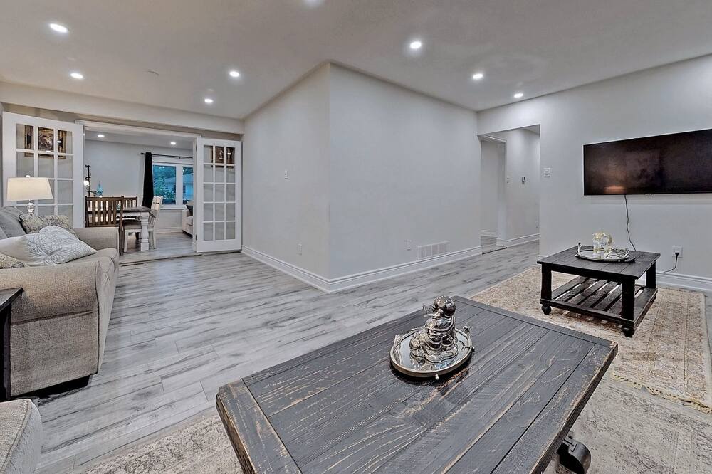 Photo of Livingroom in Aurora