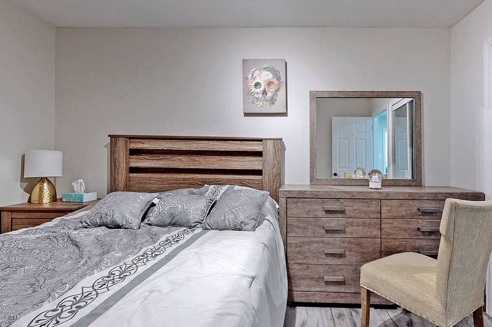 Photo of Bedroom in Aurora