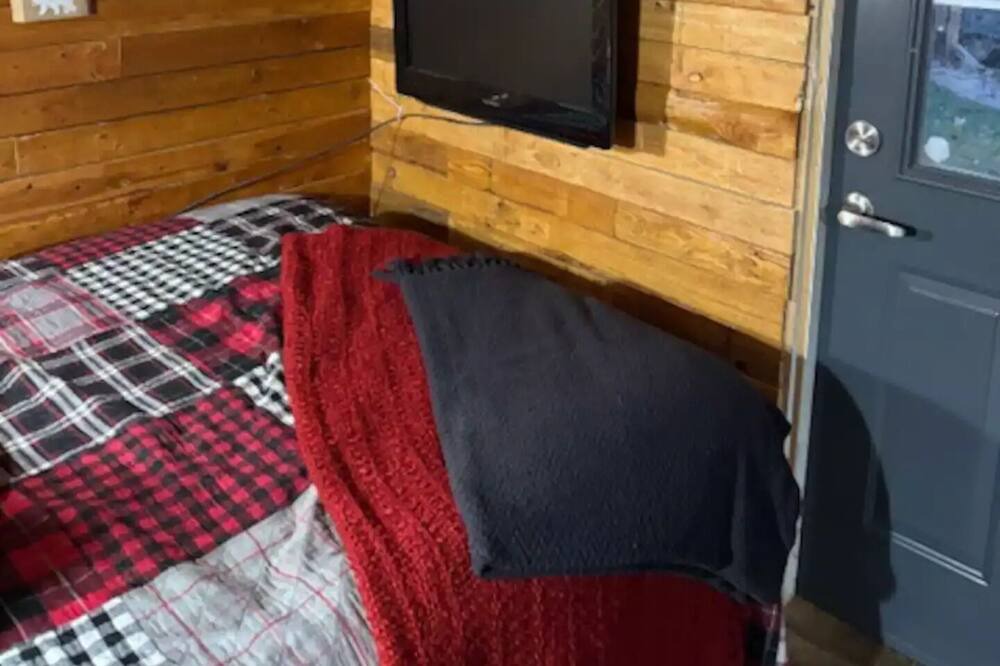 Photo of Bedroom in Alcona