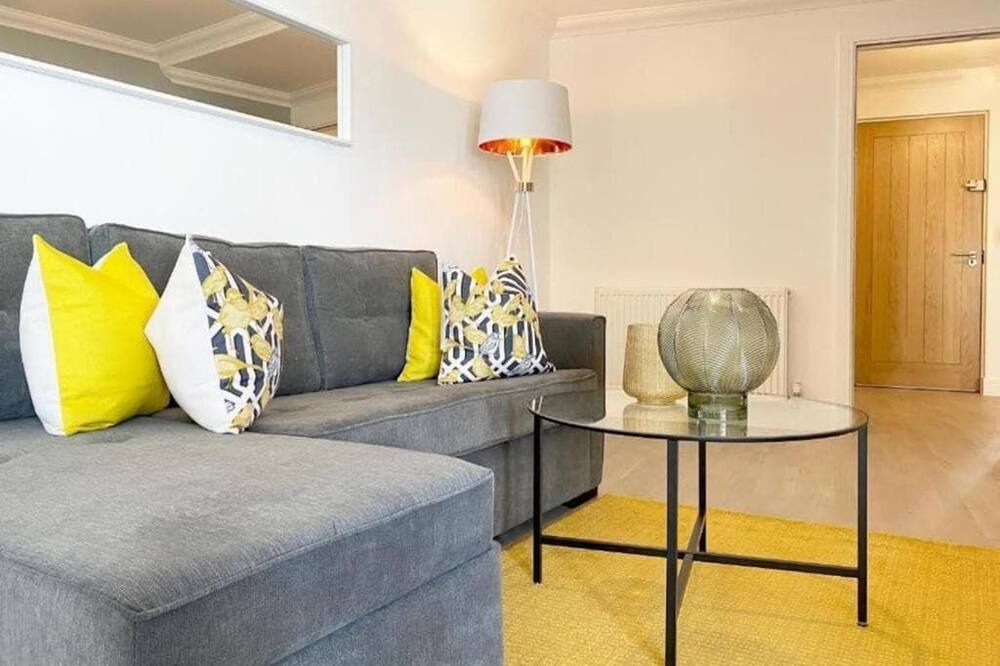 Photo of Livingroom in Rochester East Ward