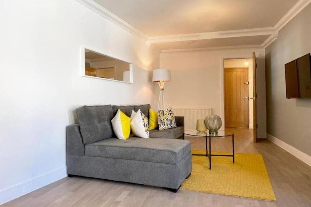 Photo of Livingroom in Rochester East Ward