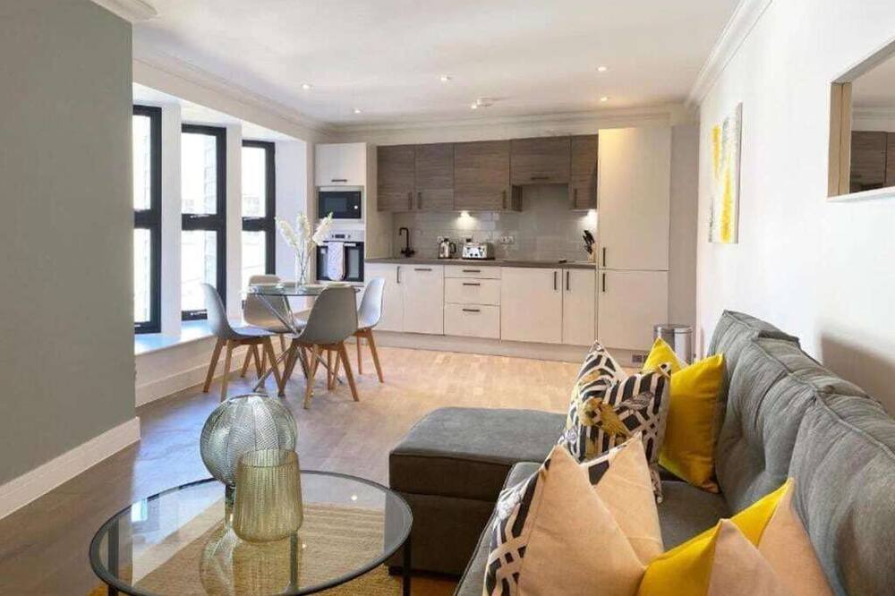 Photo of Livingroom in Rochester East Ward