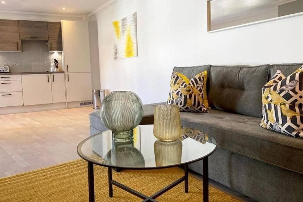 Photo of Livingroom in Rochester East Ward