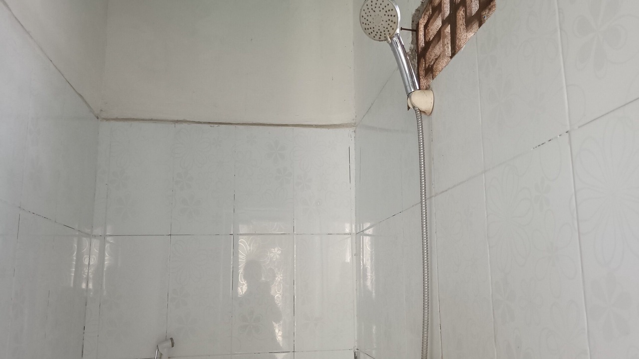 Photo of Bathroom in Kecamatan Praya Barat Daya