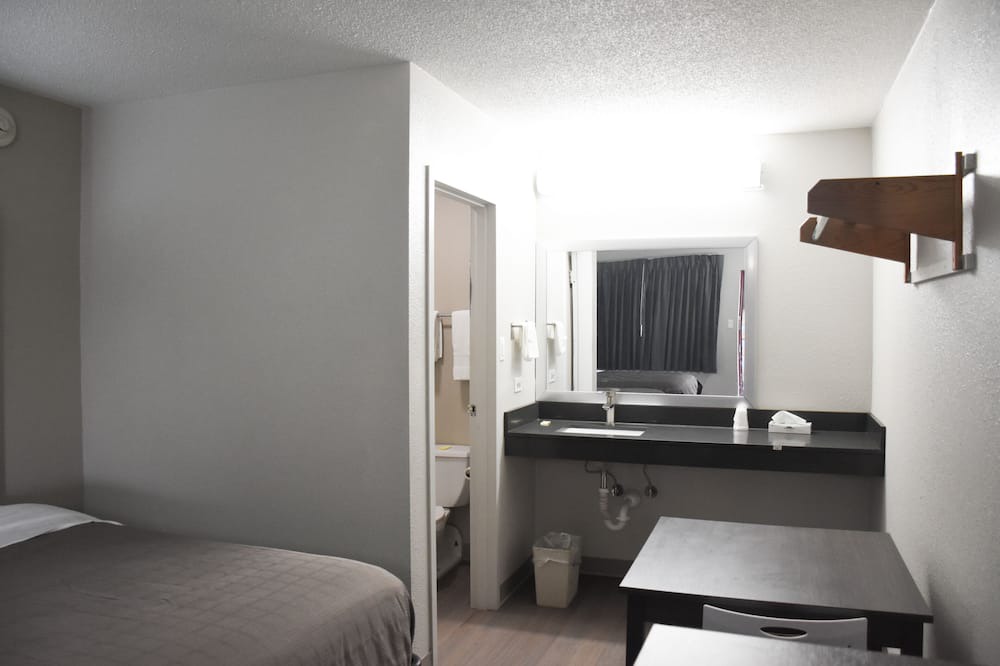 Photo of Bedroom in Chicago Ridge