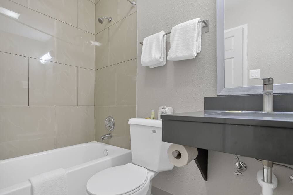 Photo of Bathroom in Chicago Ridge