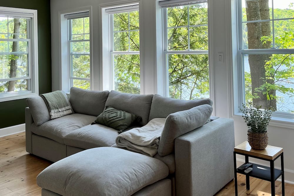 Photo of Livingroom in Sainte-Marcelline-de-Kildare