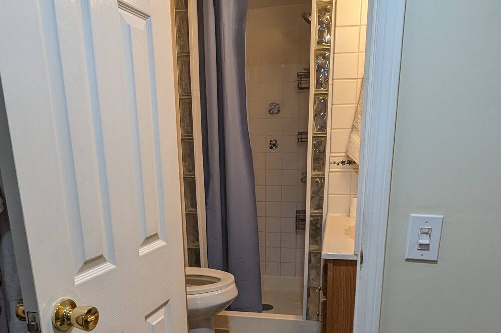 Photo of Bathroom in Hyde Square