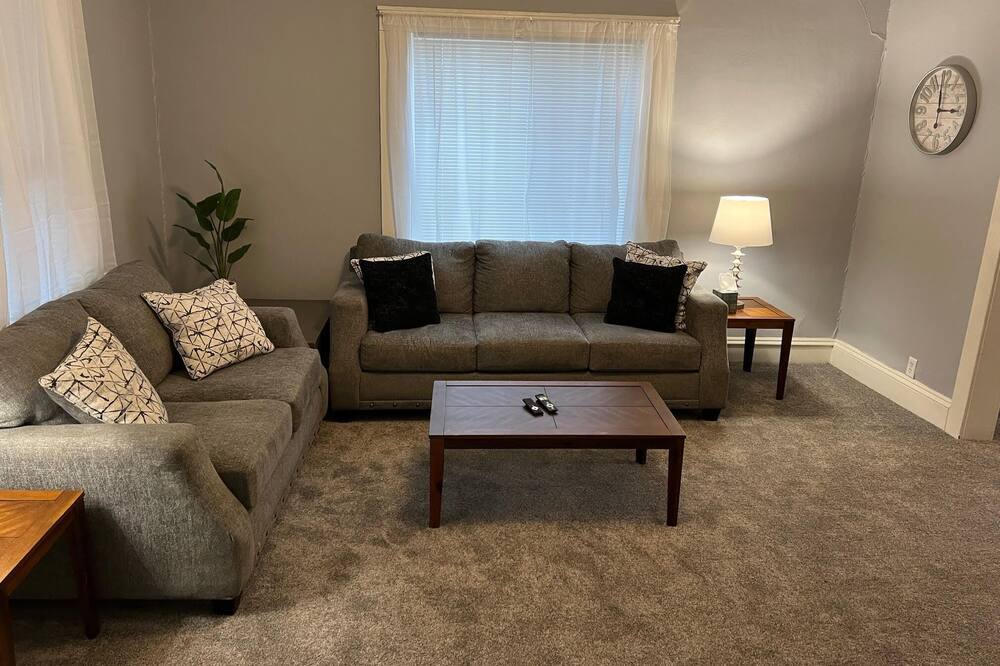 Photo of Livingroom in Macomb
