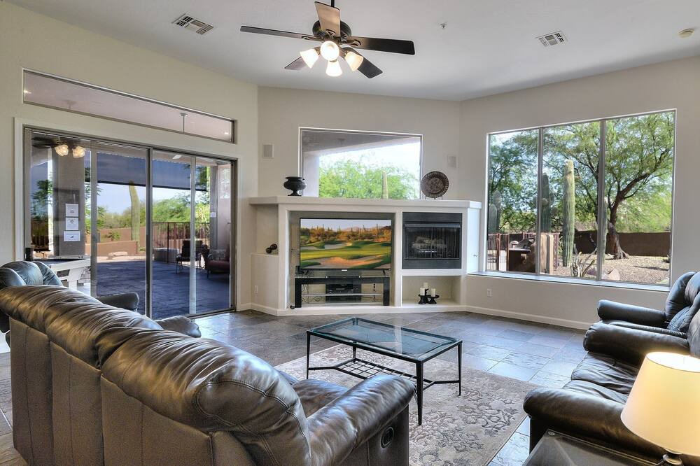 Photo of Livingroom in Pinnacle Peak