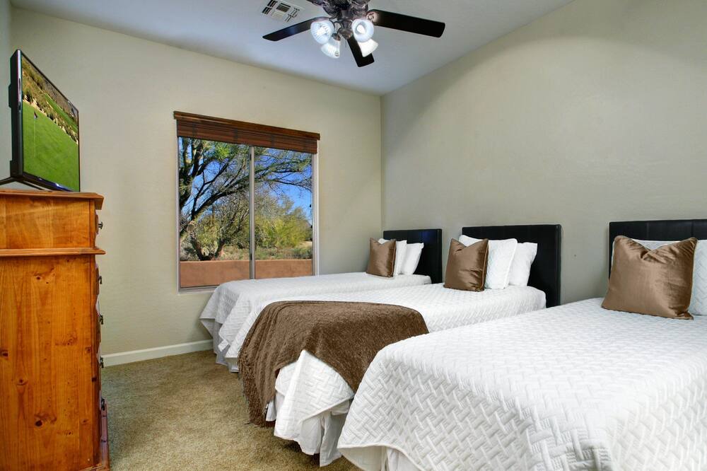 Photo of Bedroom in Pinnacle Peak