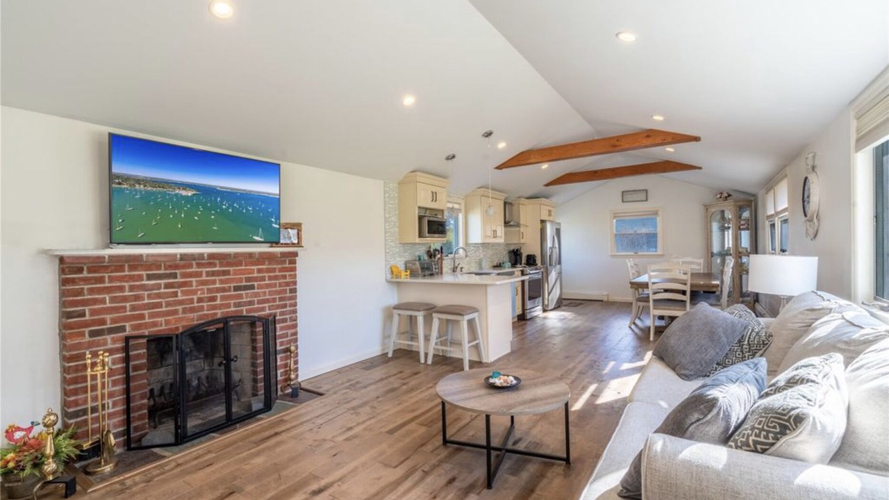Photo of Livingroom in Cutchogue