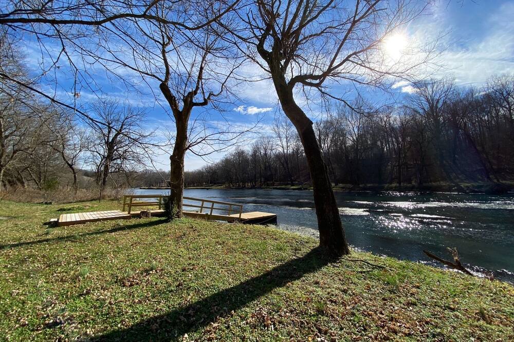 Photo of Others in Mammoth Spring