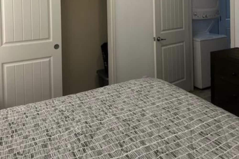 Photo of Bedroom in Redwood