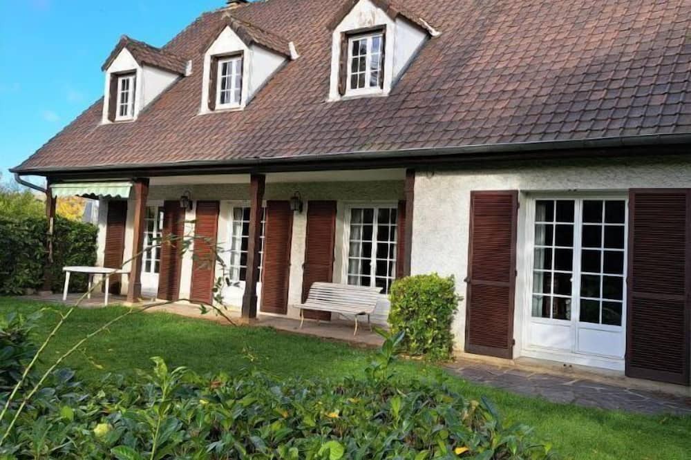 Photo of Outdoor in Bures-sur-Yvette