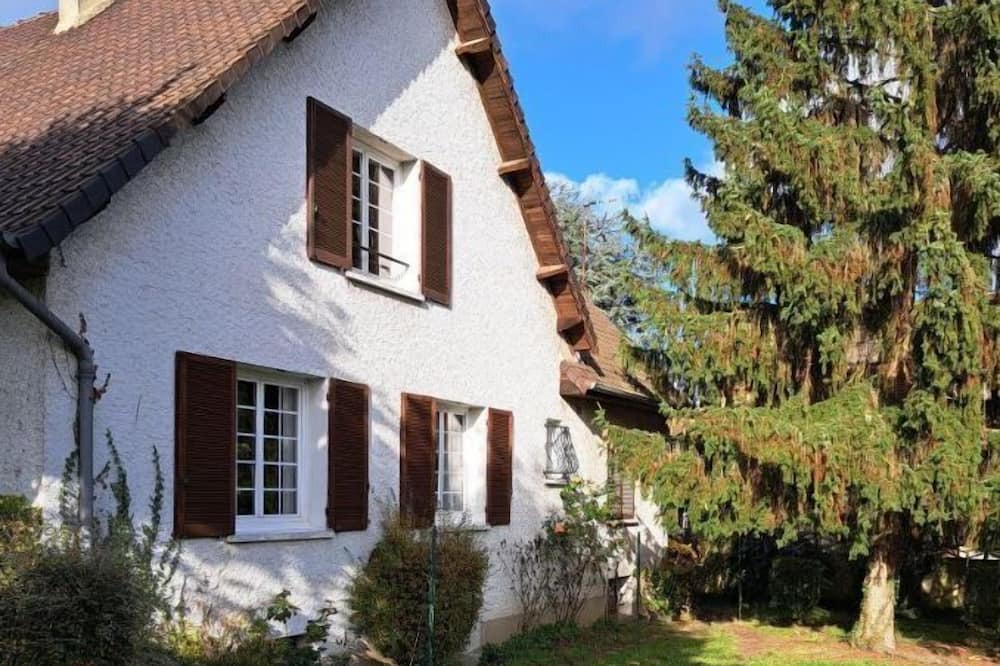 Photo of Outdoor in Bures-sur-Yvette