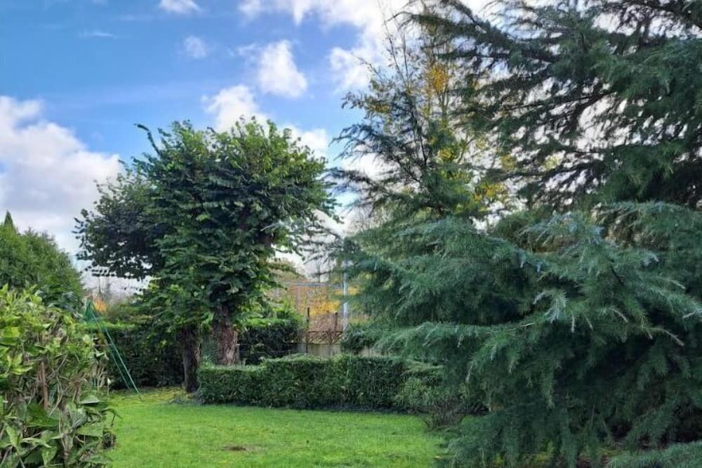 Photo of Outdoor in Bures-sur-Yvette