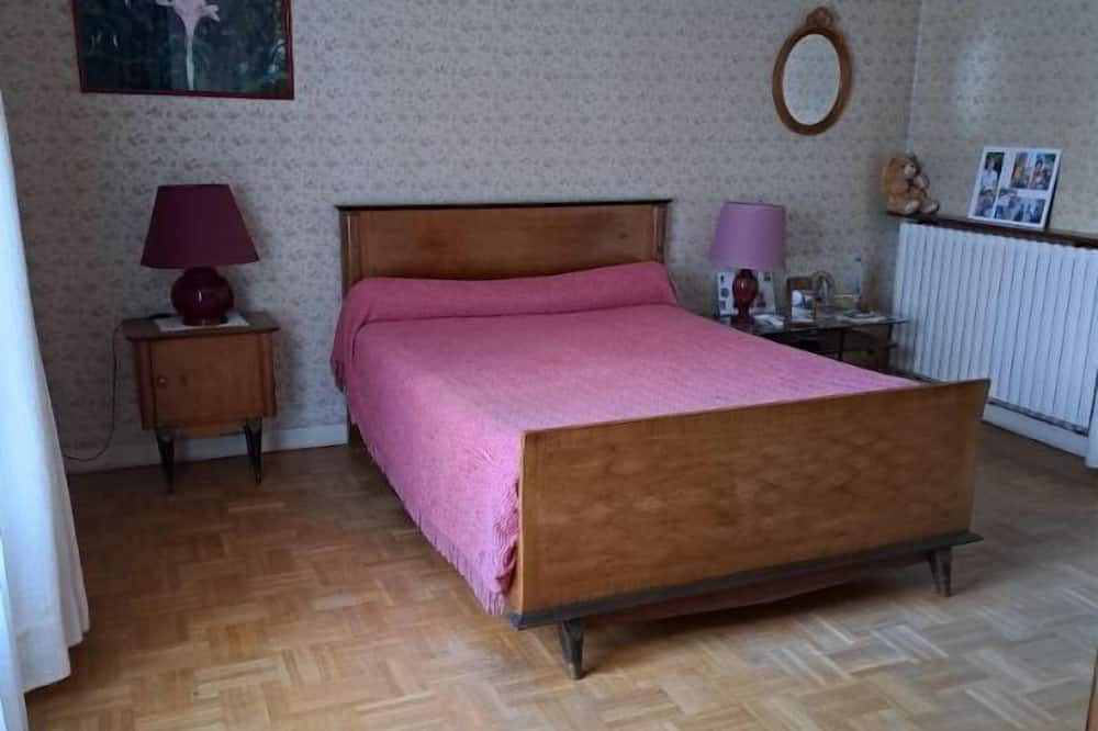 Photo of Bedroom in Bures-sur-Yvette