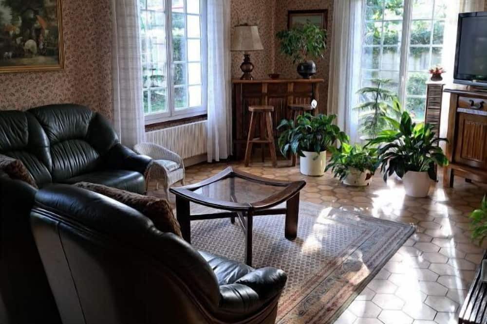 Photo of Livingroom in Bures-sur-Yvette
