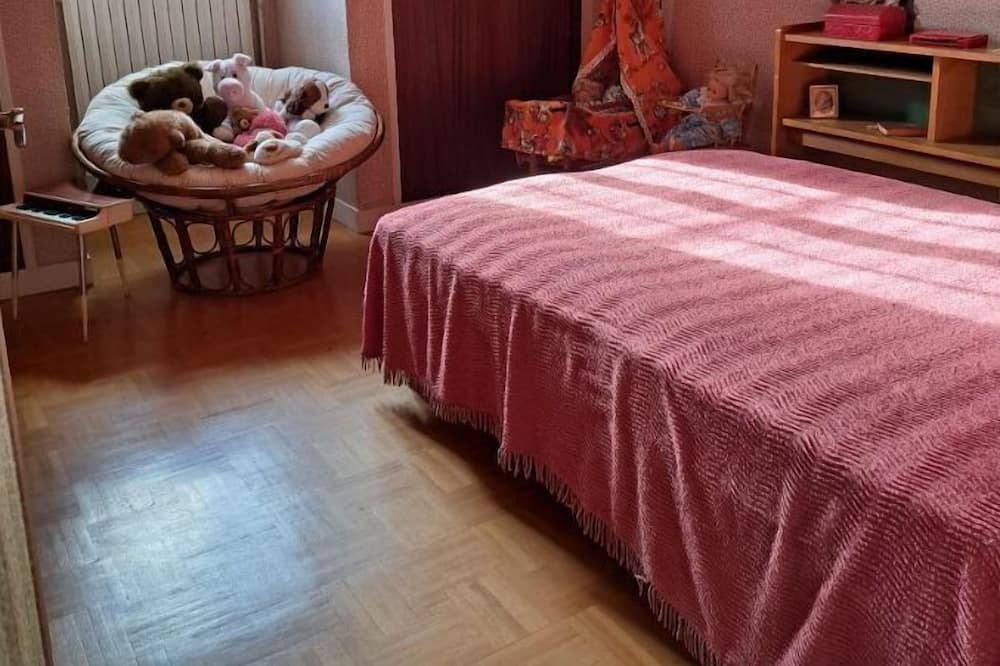 Photo of Bedroom in Bures-sur-Yvette