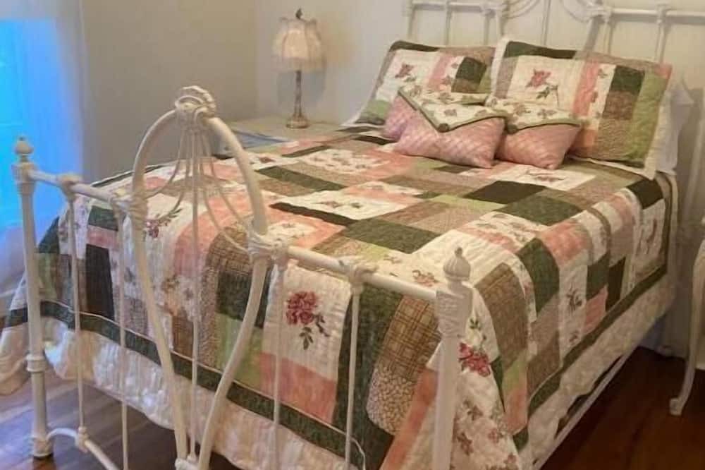 Photo of Bedroom in Utopia