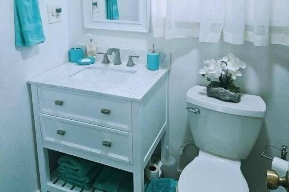 Photo of Bathroom in Utopia