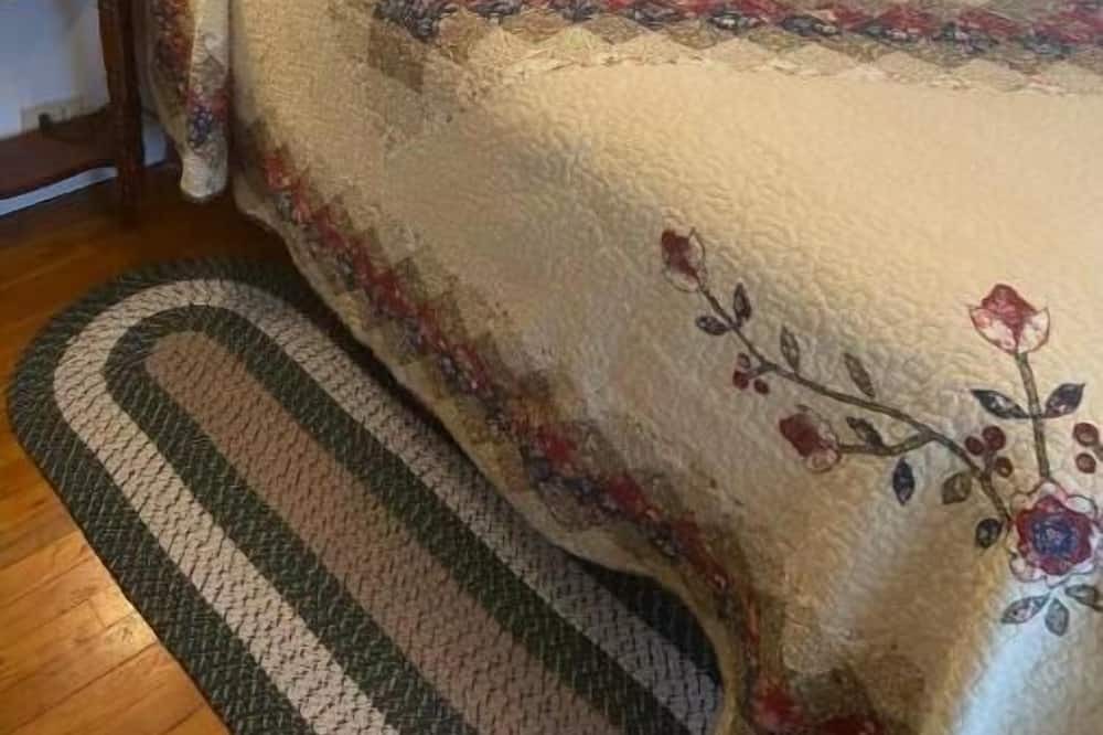 Photo of Bedroom in Utopia