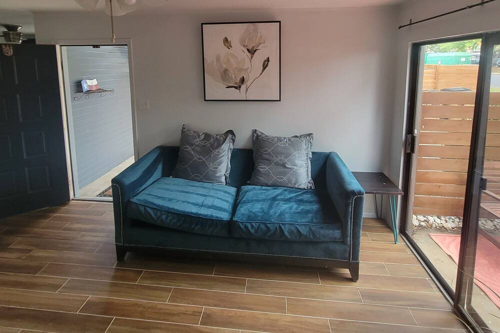 Photo of Livingroom in South Lamar