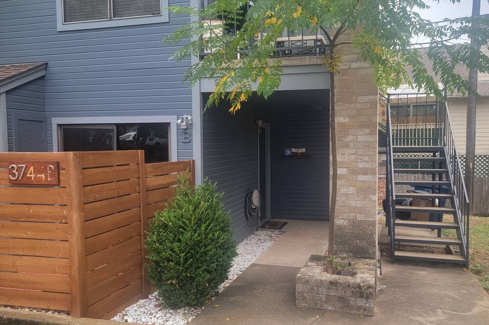 Photo of Outdoor in South Lamar