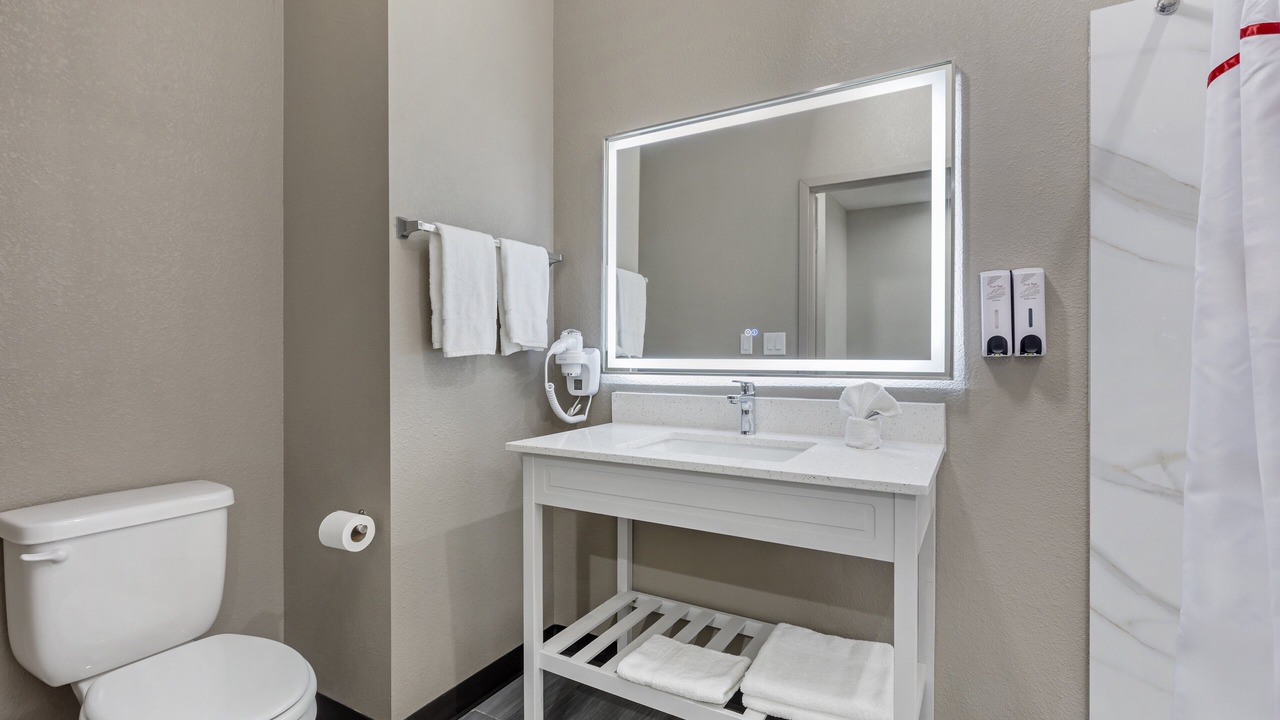 Photo of Bathroom in Hutchins