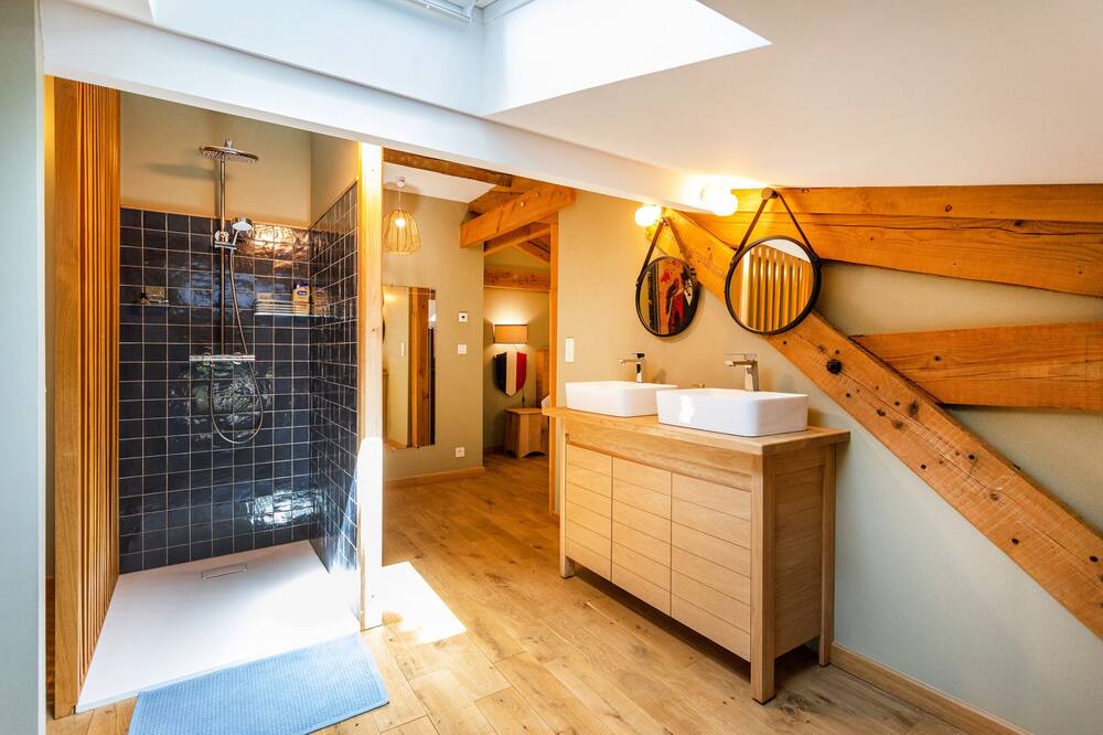 Photo of Bathroom in Revel