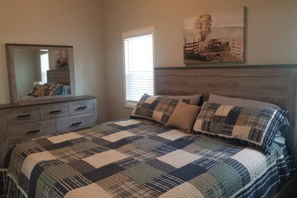 Photo of Bedroom in Morris Chapel