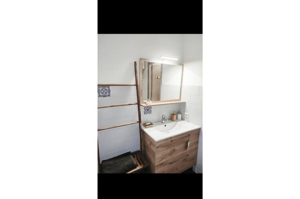 Photo of Bathroom in Alco