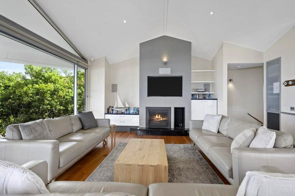 Photo of Livingroom in Hardys Bay