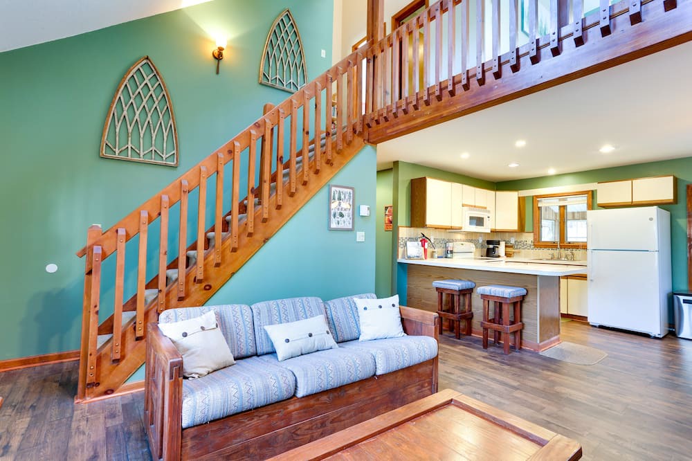 Photo of Livingroom in Lackawaxen