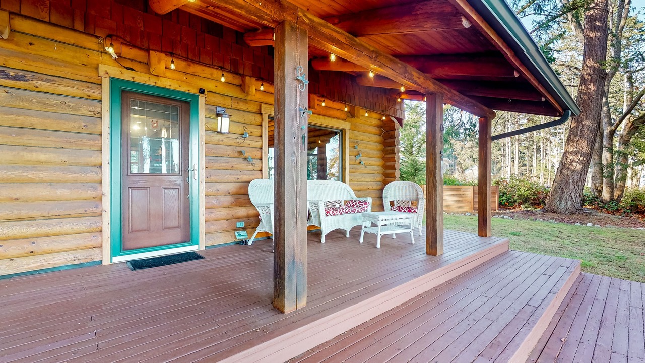 Photo of Patio Balcony in Oak Harbor