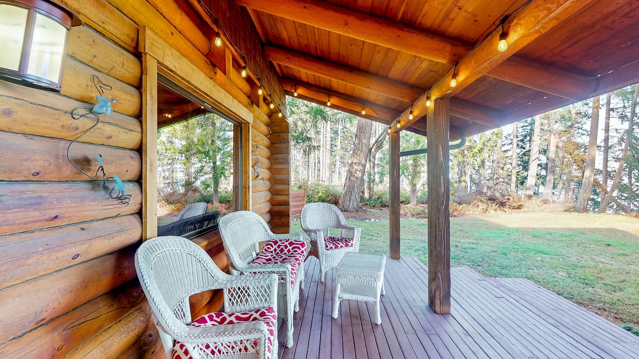 Photo of Patio Balcony in Oak Harbor