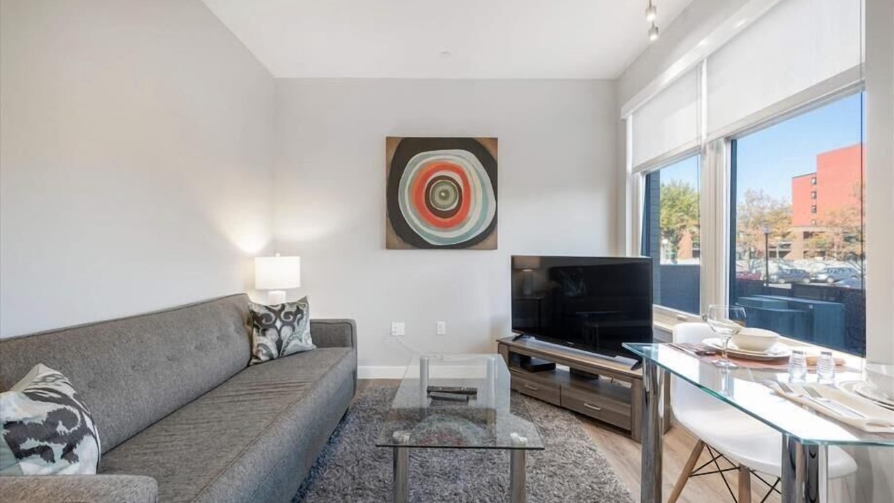 Photo of Others in Central-Maverick Square - Paris Street