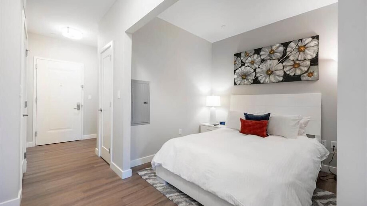 Photo of Bedroom in Central-Maverick Square - Paris Street