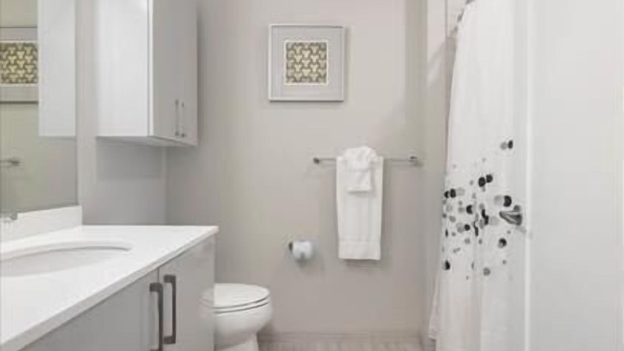 Photo of Bathroom in Central-Maverick Square - Paris Street