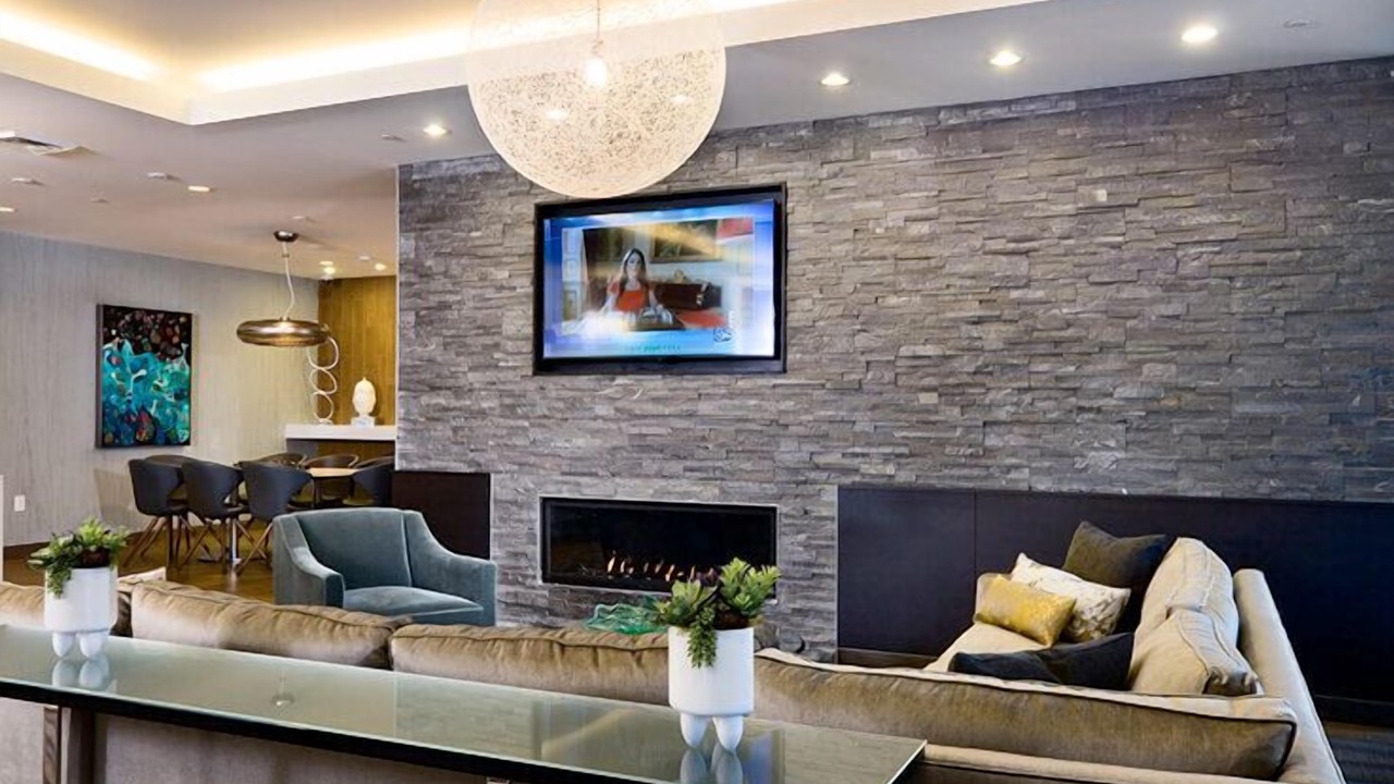 Photo of Others in Central-Maverick Square - Paris Street