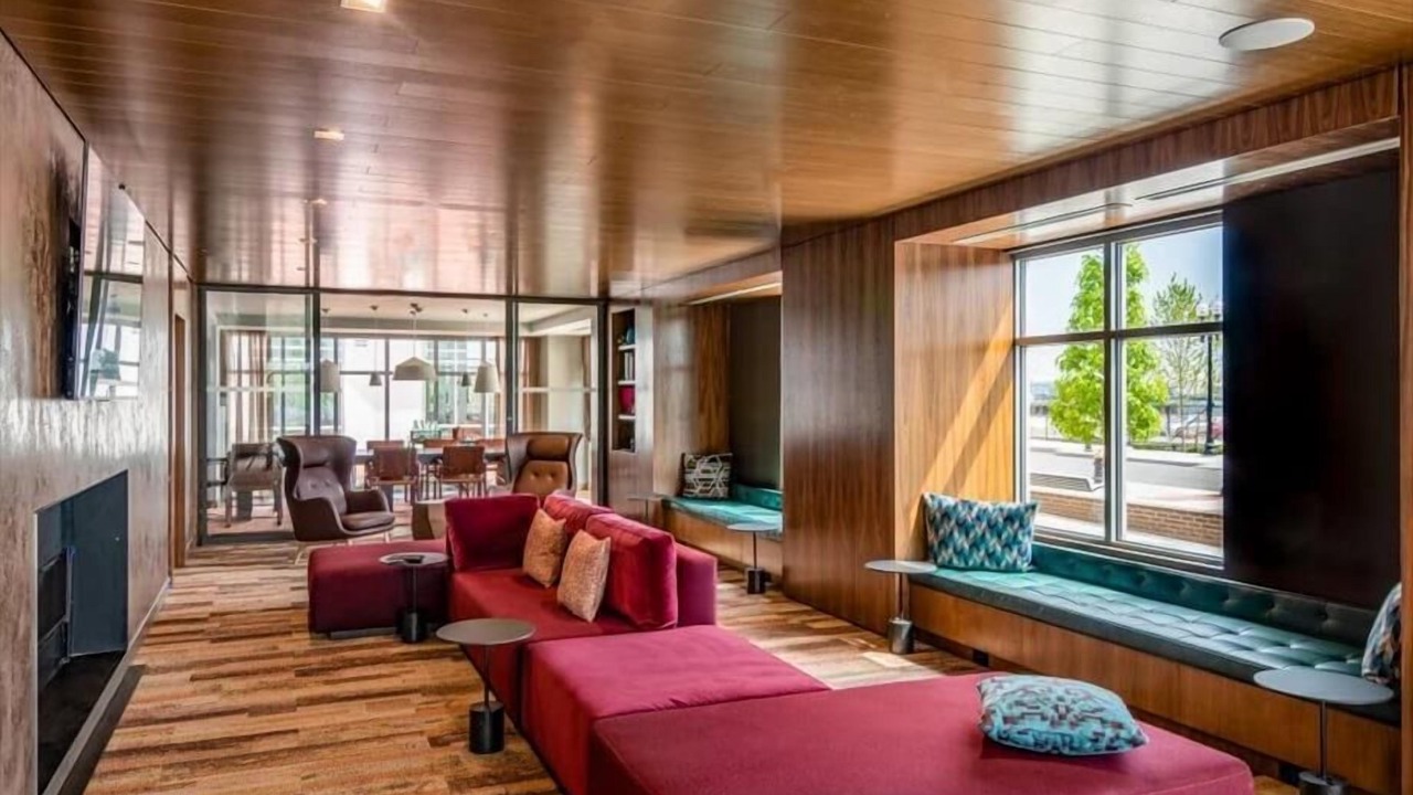 Photo of Others in Central-Maverick Square - Paris Street