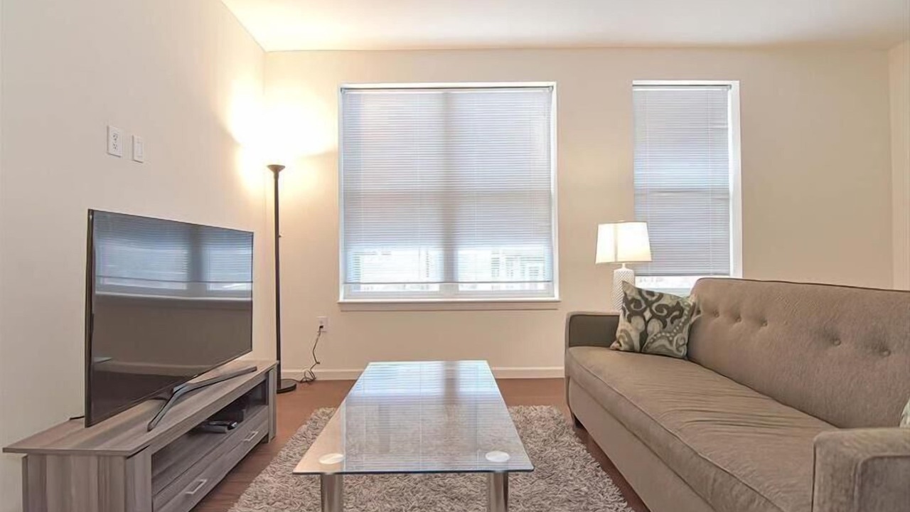 Photo of Others in Central-Maverick Square - Paris Street