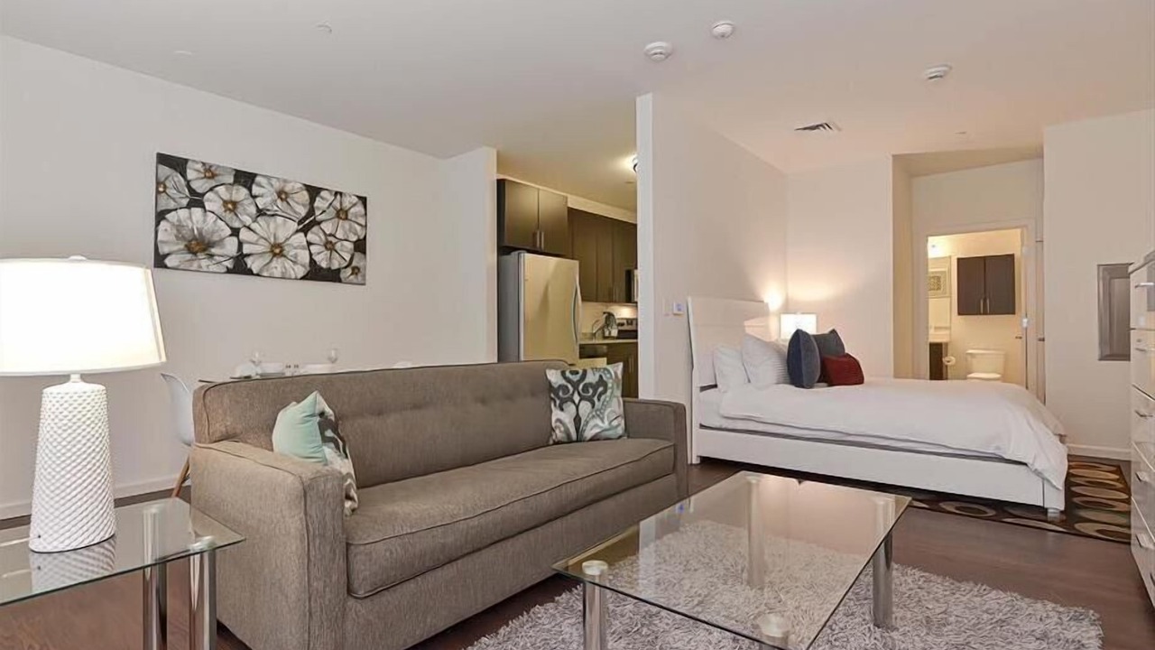 Photo of Livingroom in Central-Maverick Square - Paris Street