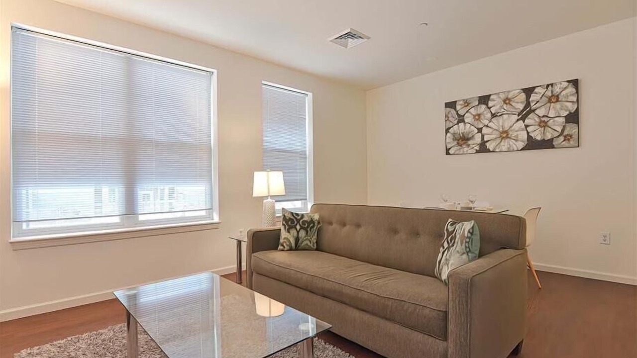 Photo of Others in Central-Maverick Square - Paris Street