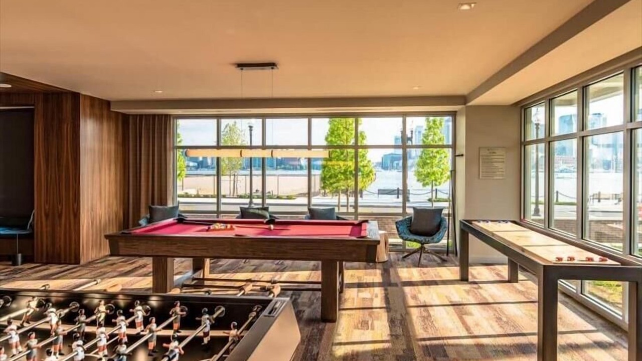 Photo of Others in Central-Maverick Square - Paris Street