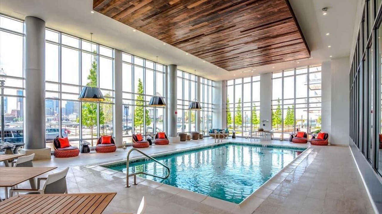 Photo of Outdoor in Central-Maverick Square - Paris Street