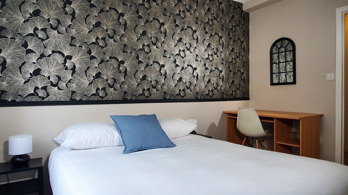 Photo of Bedroom in Port of Caen